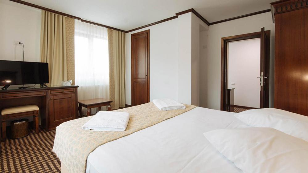 קאמפולונג מולדובנסק Hotel Alpin Rarau מראה חיצוני תמונה